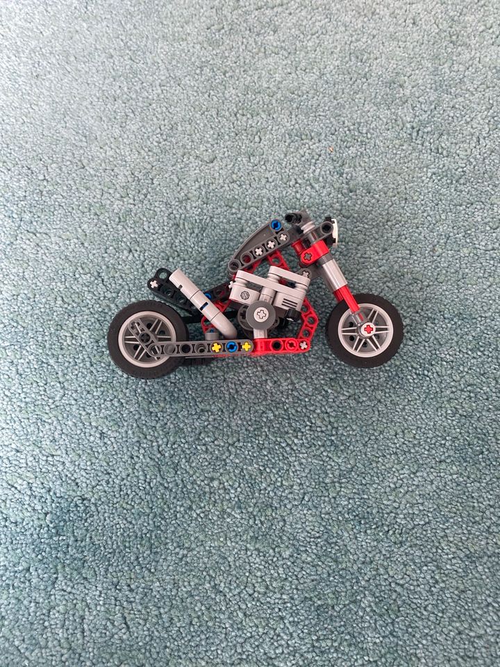 Lego Technik, Lego Speed Motorrad und Auto 42107,76908 in Landau in der Pfalz