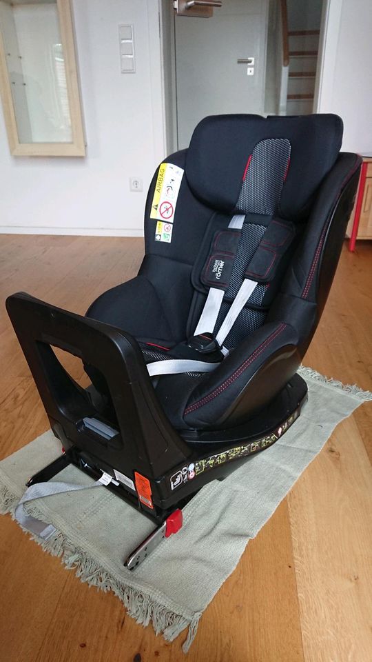 Britax Römer M i size Reboarder Kindersitz in Bochum