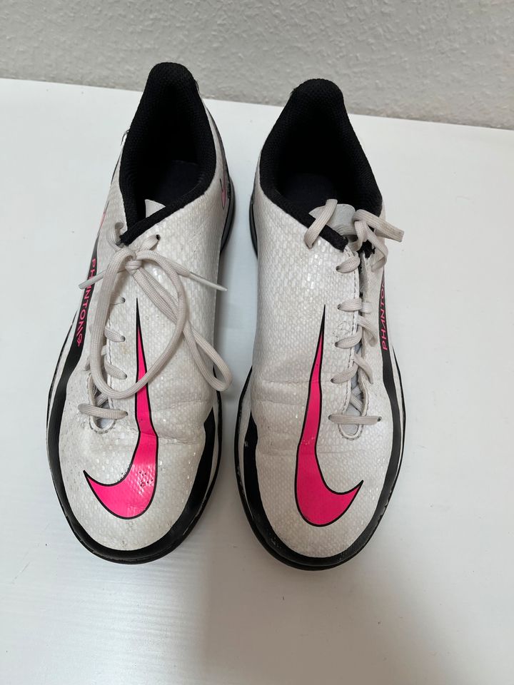 Nike Phantom in weiß/schwarz/pink, Größe 36 in Hameln