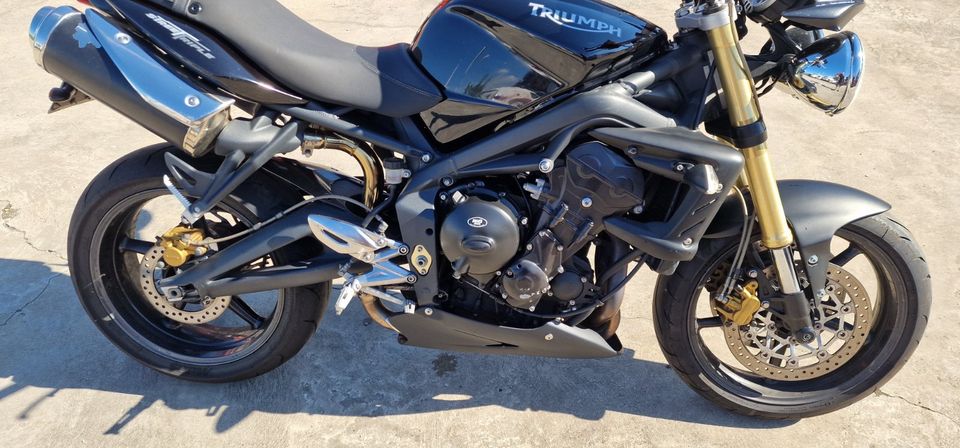 Triumph Street Triple 675 in Ebersbach an der Fils