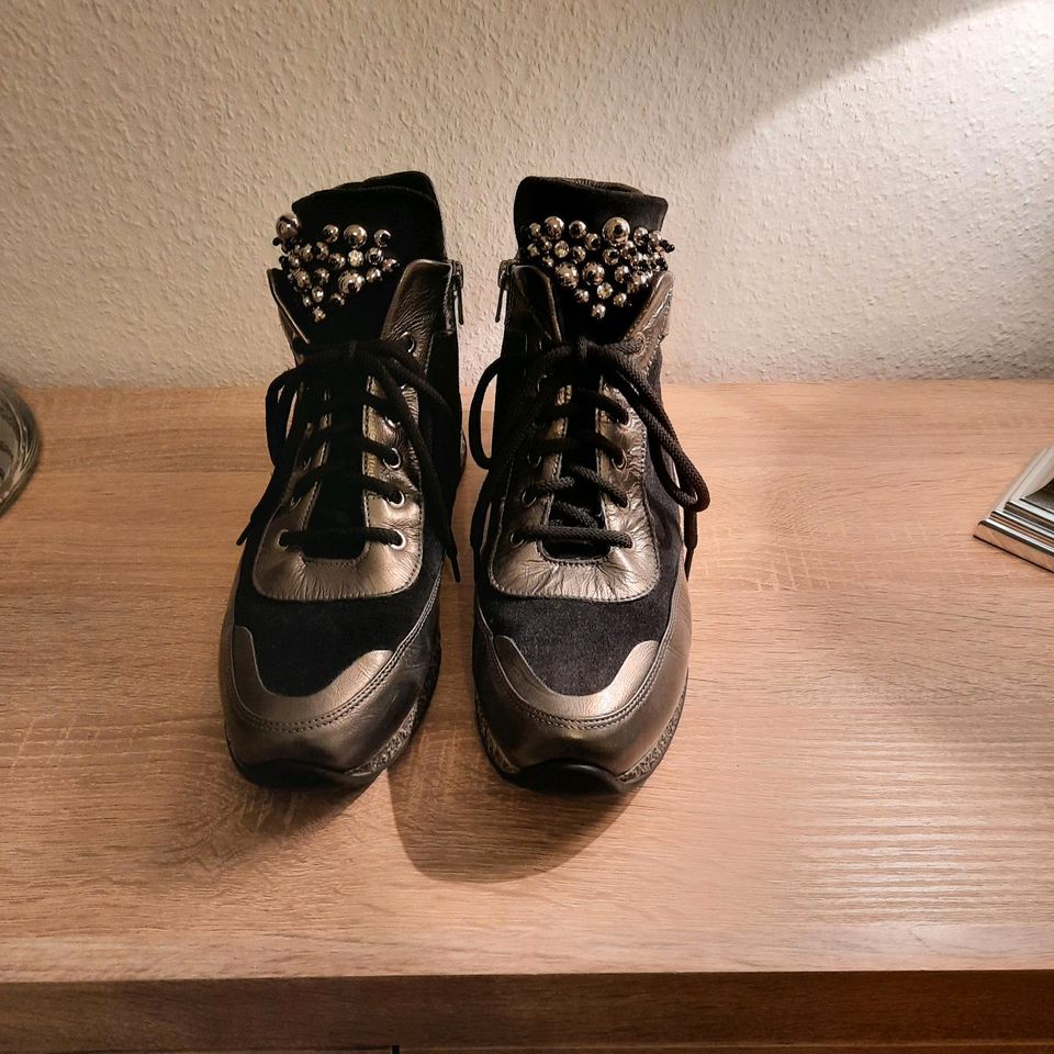 Boots / Schuhe Gr. 40 in Cloppenburg