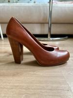 S. Oliver Pumps Absatz Cognac braun Leder wie neu 38 Bonn - Bonn-Zentrum Vorschau