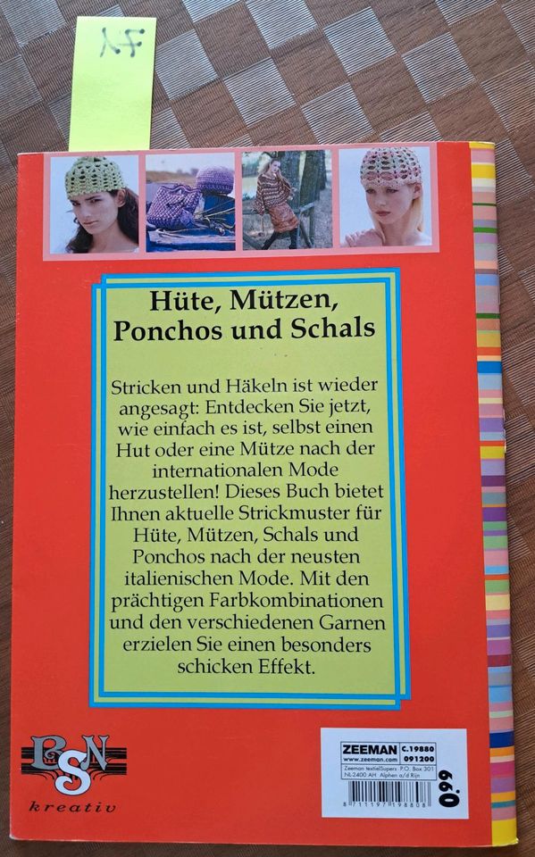 Hüte, Mützen, Poncho und Schals von BSN Kreativ in Eggenstein-Leopoldshafen