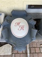 Familienwappen, Wappen mit Schriftrolle, Fassadenstuck, Steinguss Brandenburg - Bad Belzig Vorschau