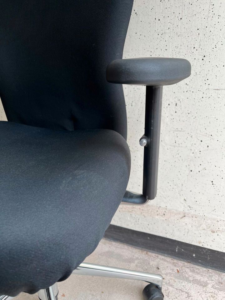 8x Vitra T-Chair Bürostuhl Stoff Drehsessel Drehstuhl in Essen