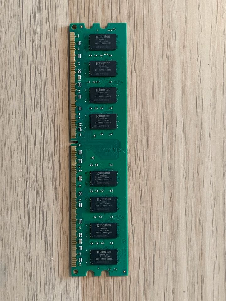 Ordentlich Arbeitsspeicher (10GB?) RAM, Apple G5 PowerMac in Düsseldorf