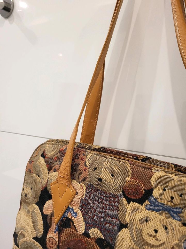 Bären-Sammler - Tasche aus den 60er/70er-Jahren in Erkrath