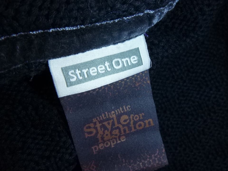 STREET ONE  Dunkelblaue Strickjacke  abnehmbarer Fellkragen Gr.38 in Adendorf