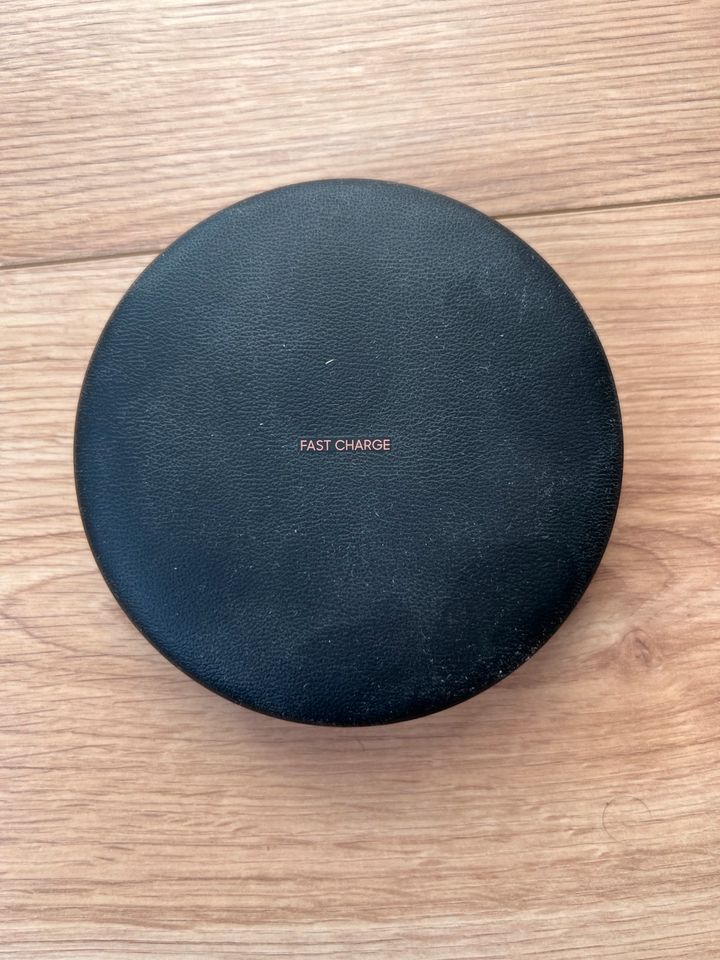 Samsung Wireless Charger (Kabelloses Laden/Induktionsladegerät) in Hamburg