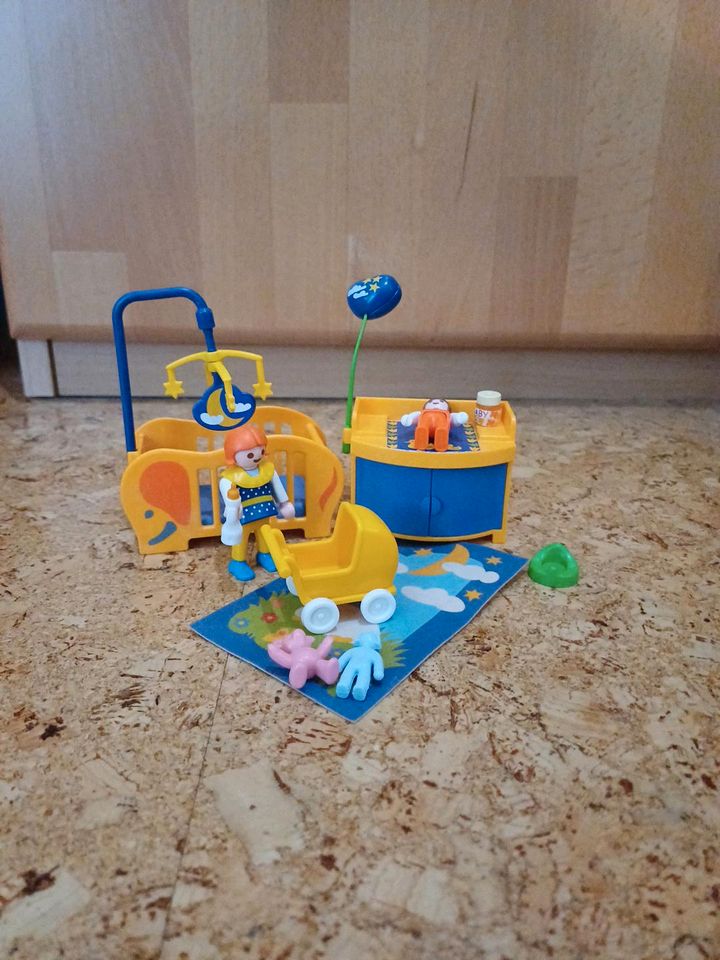 Playmobil Babyzimmer Kinderzimmer Komode Kinderwagen neu in Biberach an der Riß