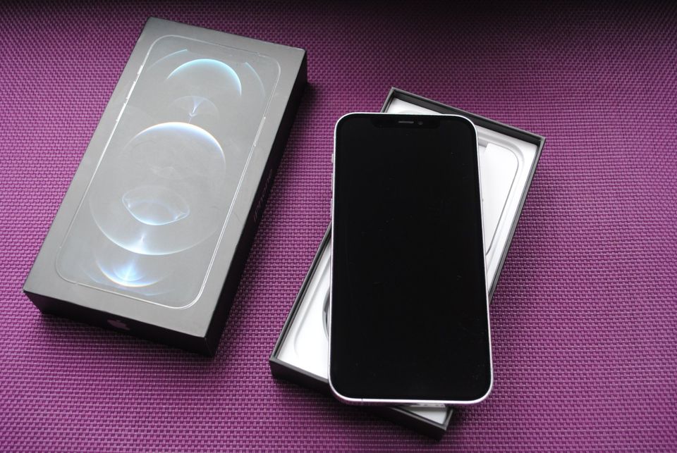Apple iPhone 12 PRO - 512 GB - Silber - simlockfrei in Köln