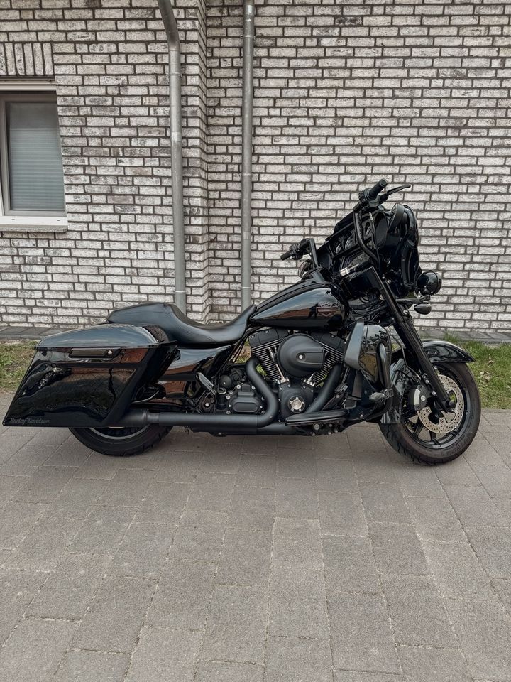 Harley Davidson Street Glide 103 Ape 2016er ABS LED Stretchkoffer in Wedemark