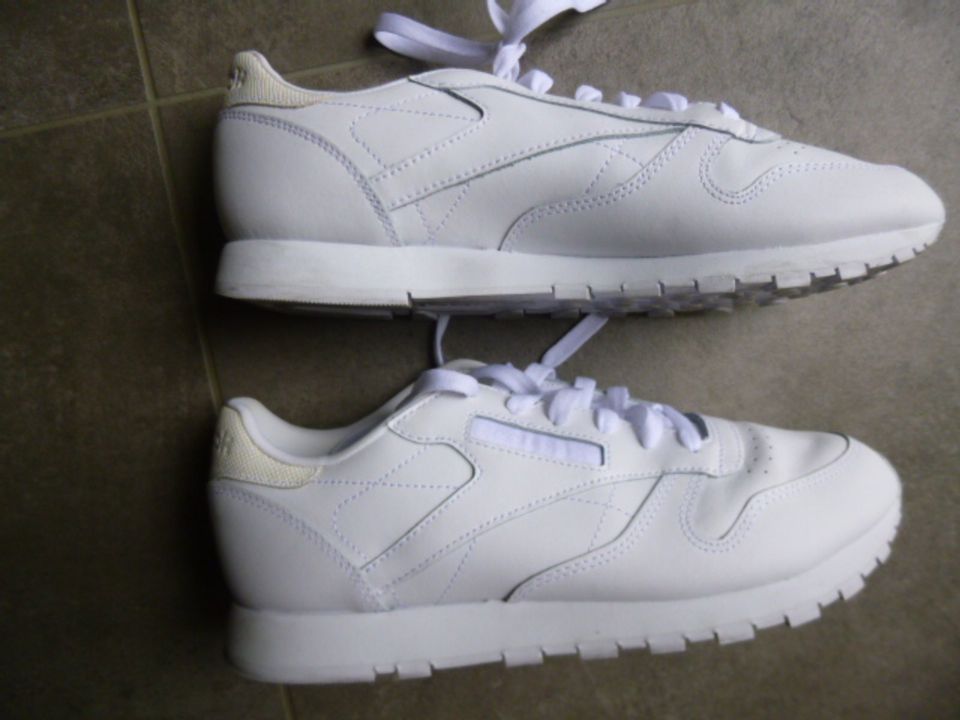 Reebok Da Schuhe Sneaker weiß Gr. 40 , 2 x getragen, Top w. NEU in Wolfach