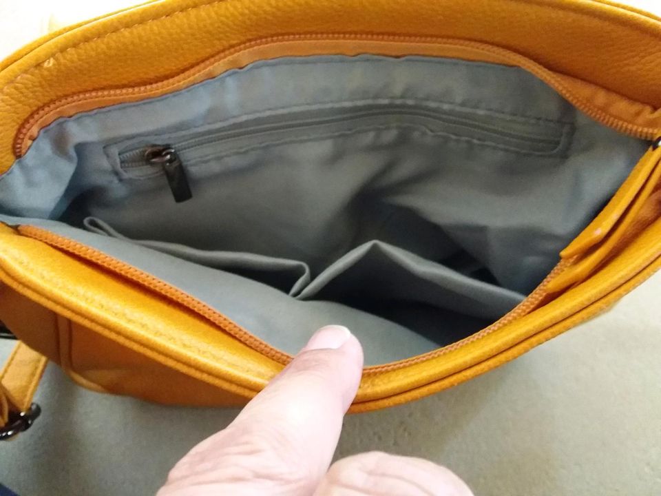 Tasche Handtasche Umhängetasche NEU senfgelb in Engen