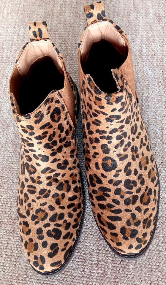 Stiefelette Gr. 40, Animalprint, neu in Niedernhausen