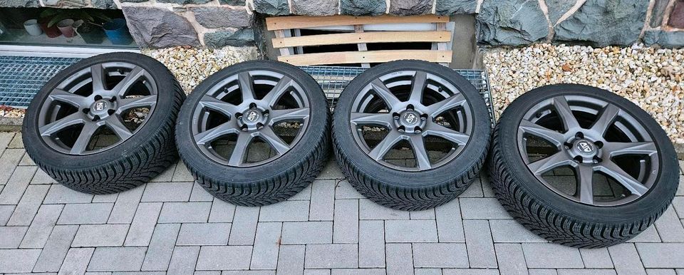 Winterräder 17 Zoll / 225/45R17 94V in Lugau