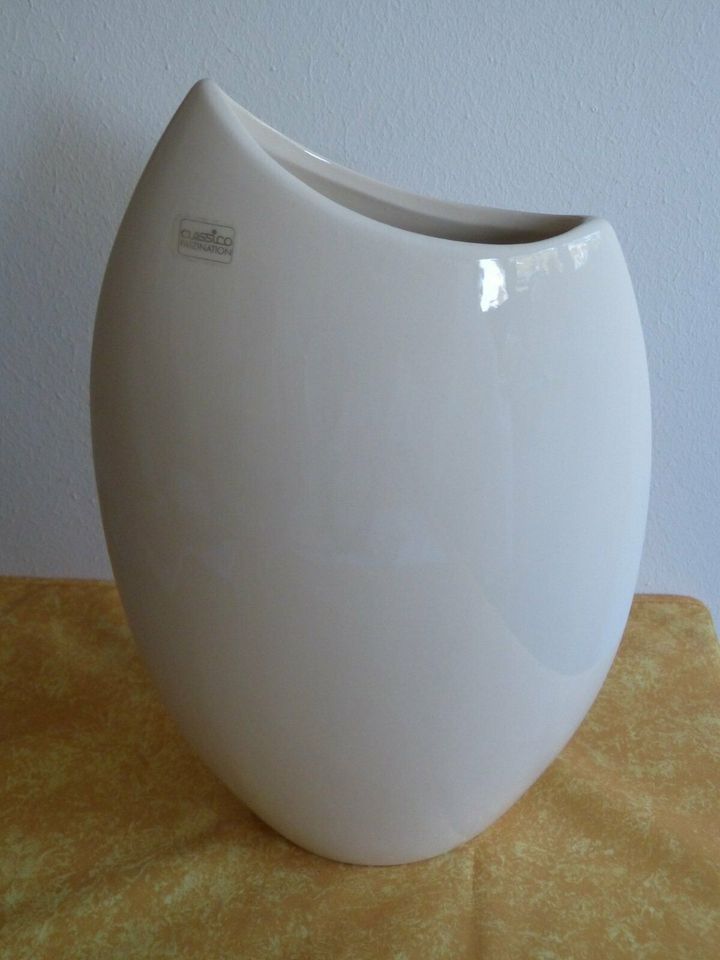 asymmetrische beige Vase in Köln