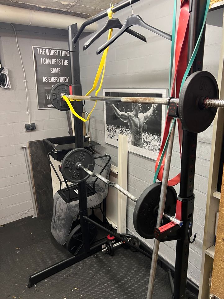 Home Gym komplett Squat Rack & Hantelbank & Gewichte in Wunstorf