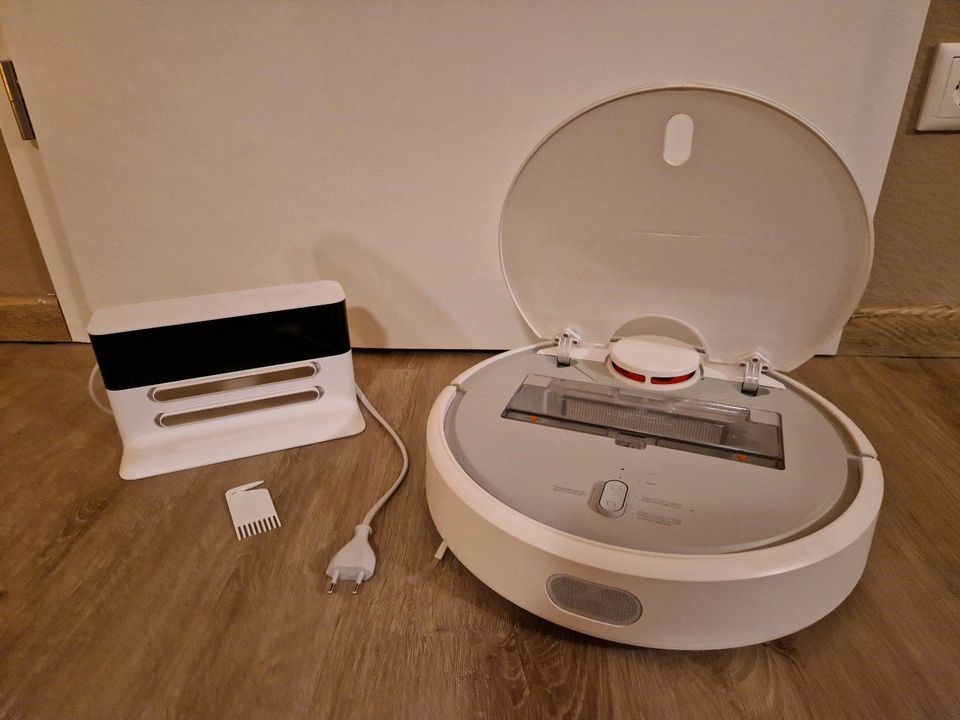 Xiaomi Roboter-Staubsauger Weiß SDJQR02RR in Schöneck