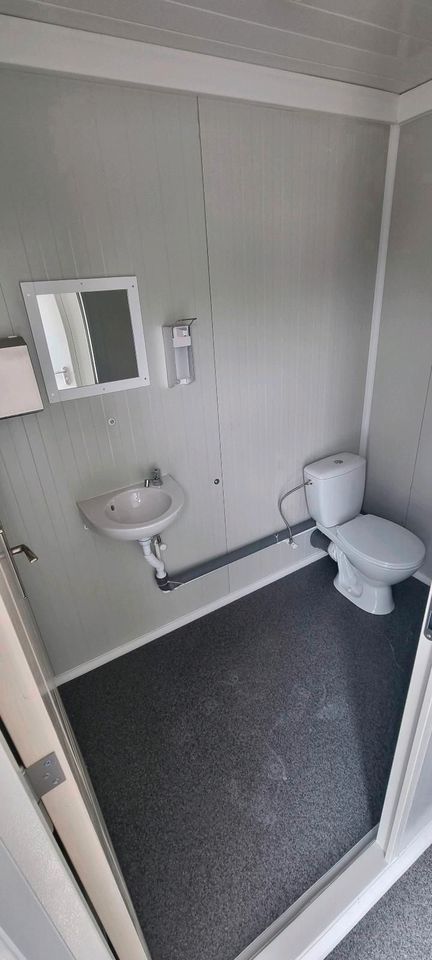 ✅ NEU ✅ Komplette Sanitärlösung in nur einem Container - Separater Zugang für Damen und Herren - Sanitärcontainer - separate Damen & Herren Kabine - WC-Container inkl. WC Waschbecken Urinal Heizung in Brunnen