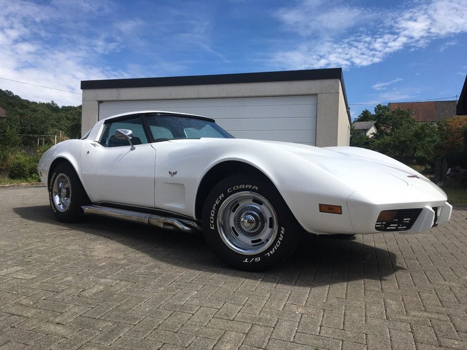 Corvette C3 Targa T-Top Sidepipes 5.7 Liter V8 weiß in Marpingen