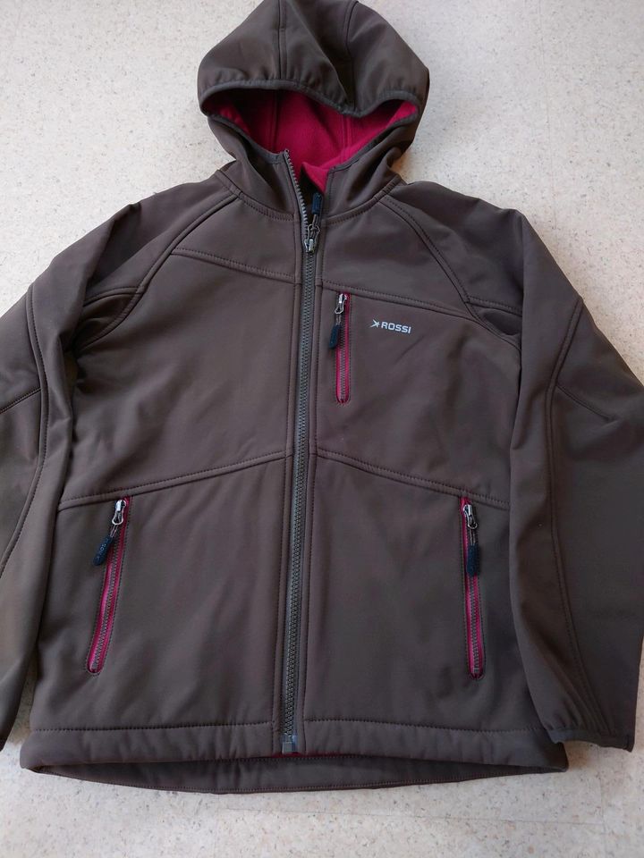 Softshell Jacke Mädchen Rossi Gr 140/146 neu in Lalling