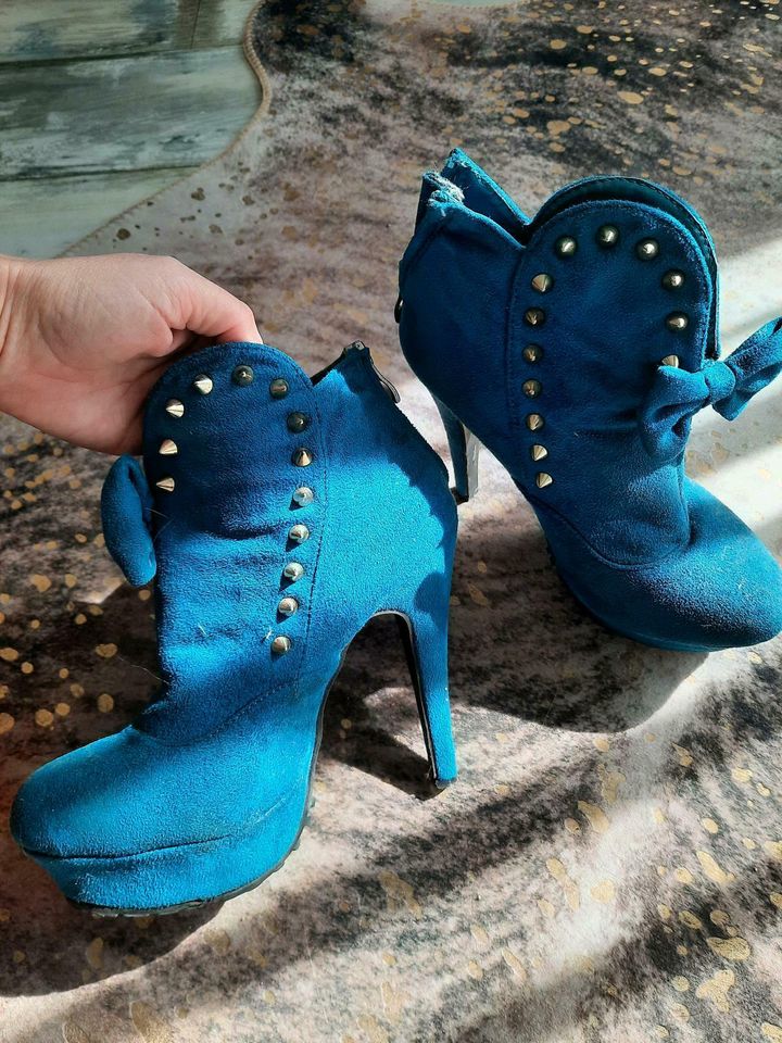 Herbst High Heels Stiefelette Boots Petrol blau Nieten 38 in Bayern -  Straubing | eBay Kleinanzeigen ist jetzt Kleinanzeigen