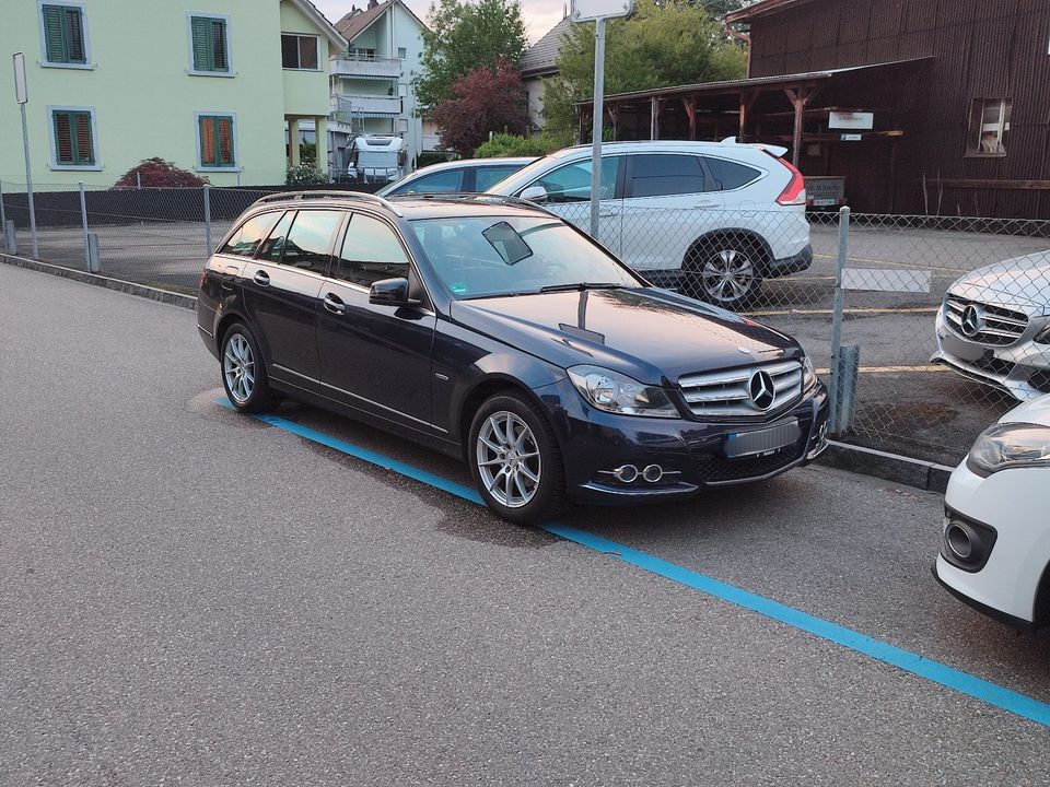 Mercedes C180 T Facelift Kombi AHK Leder Schiebedach Standheizung in Pfaffenhofen a. d. Roth