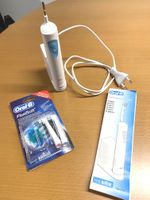 BRAUN Oral-B Zahnbürste Typ 4731+ Ladegerät Typ 4728 + 2 Bürsten Hessen - Oberursel (Taunus) Vorschau