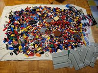 Biete ein Großes Lego Konvolut von ca 12,5 Kg an. Hessen - Grünberg Vorschau