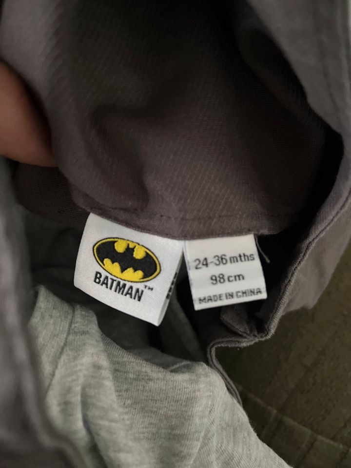 Batman Latzhose mit Oberteil in Höhr-Grenzhausen