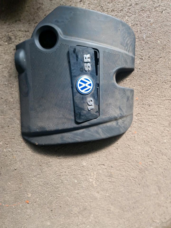 Motorabdeckung Abdeckung Motor 1.6 SR 06A103925AR VW Golf IV 4 97 in Langenbrettach