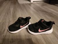 Nike Revolution 5 Turnschuh Mädchen Größe 22 Sachsen - Lößnitz Vorschau