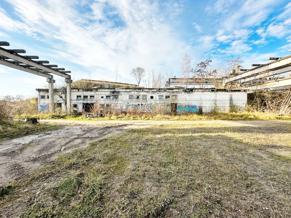 15.000m² bebaubar plus Turm & Bunker! Entdecken Sie unser Grundstück nahe Intel *PROVISIONSFREI in Schönebeck (Elbe)