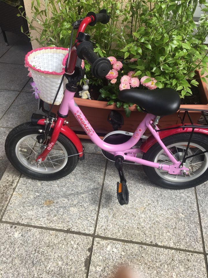 Kleinkinder Erstlingsfahrrad in Siegenburg