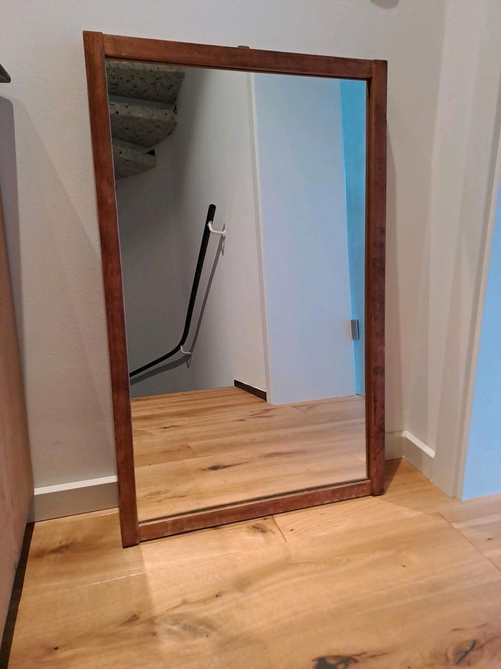 Spiegel mit Holzrahmen in Bad Honnef