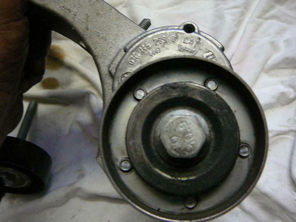 ORIGINAL AUDI A1,S1,8X  Halter Klimakompressor 03F260885 in Ennigerloh