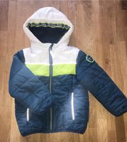 Coole stylische Winterjacke Größe 98/104 warm kuschelig Bayern - Postmünster Vorschau