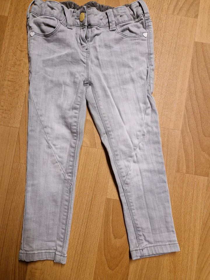 2x Jeans Hose C&A Kiko Koko Blumen Hase Herz Gr. 104 in Berlin