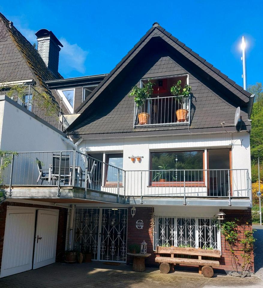 GUESTHOUSE ☆ 100 m² Ferienwohnung Ennepetal im Heilenbecker Tal in Ennepetal
