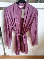 Wunderschöner Satin Kimono Gr.XL/2XL NEU Niedersachsen - Burgdorf Vorschau