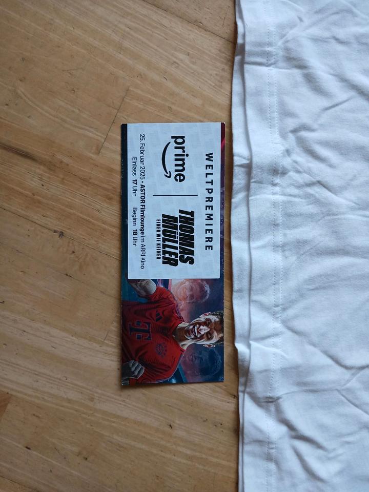Thomas Müller Adidas Einer wie keiner Weltpremiere shirt in München