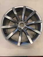 VW Passat 3G B8 Alufelge 8Jx18 ET44 3G0601025Q Nordrhein-Westfalen - Bergkamen Vorschau