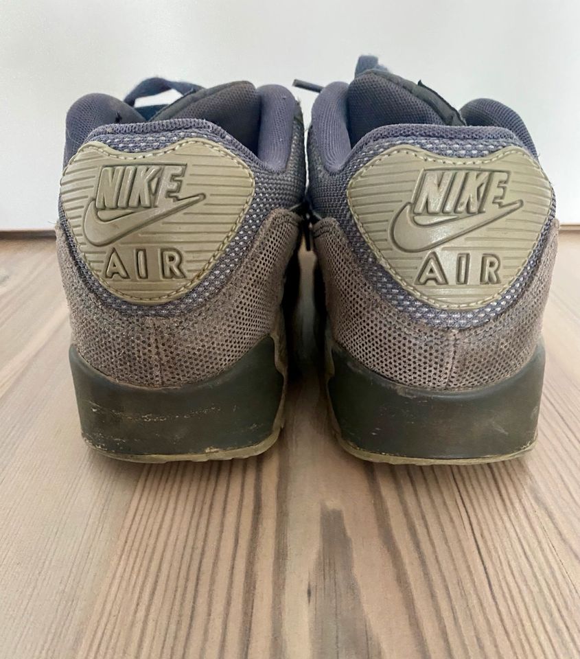 Damen Schuhe Nike Air Max 90 Gr. 38 grau Turnschuhe in Wolfsburg