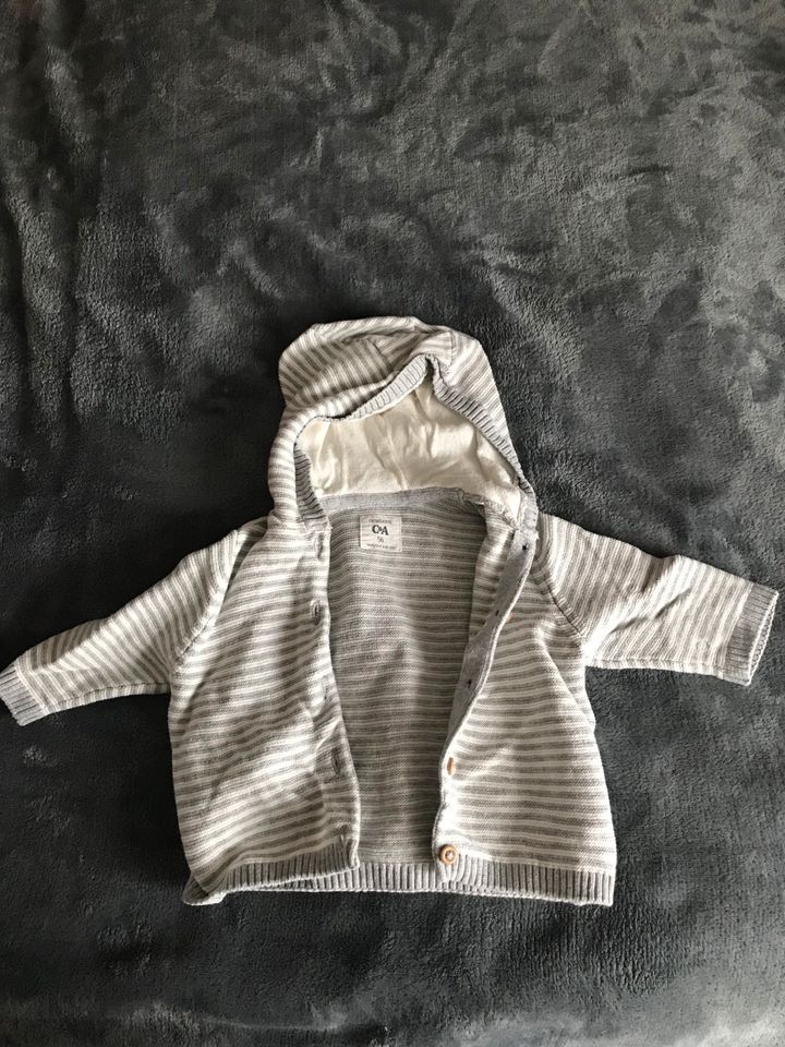 Jungen Baby Klamotten in Nördlingen