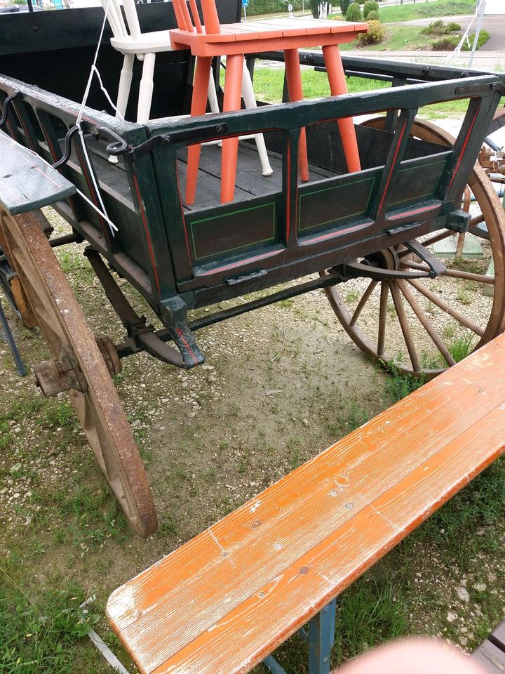 Historische Kutsche / Ladewagen in Göggingen