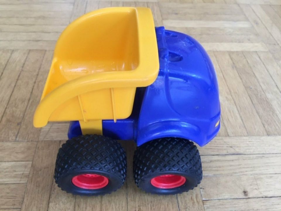 Kipplaster Kinderauto Erste Spielauto in Stuttgart