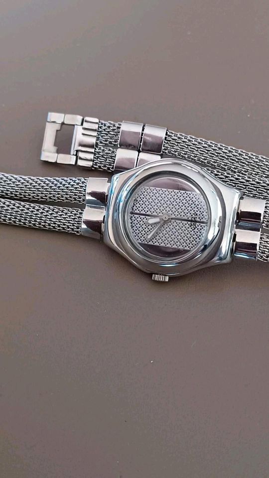 Armbanduhr von Swatch Uhr und Armband in einem in Dortmund
