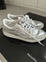 Sneaker Reebok Silber Gr. 39 Stuttgart - Stuttgart-Nord Vorschau