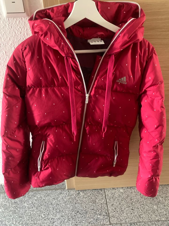 Adidas Daunenjacke Gr. 36 in Volkertshausen